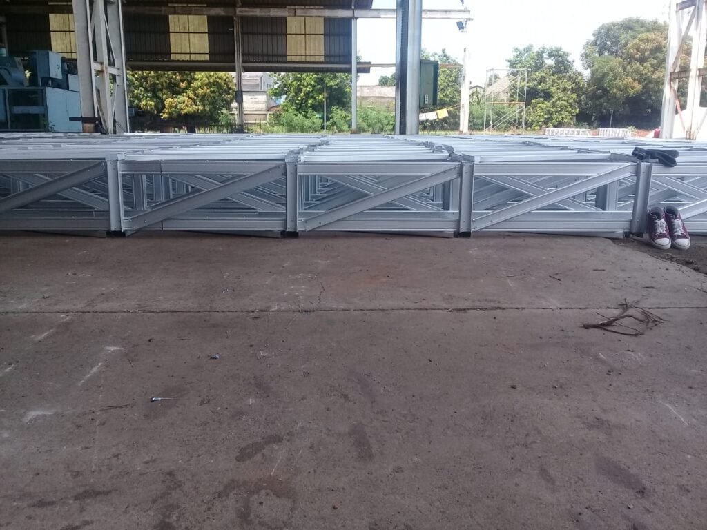 Planet Baja Ringan - Jasa Pasang Atap Dan Ganti Renovasi Atap Baja Ringan Tukang Pengalaman 065