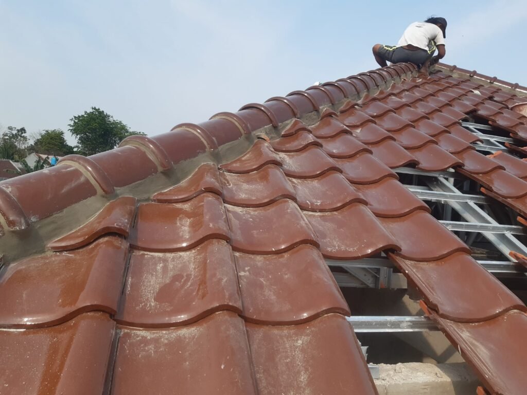 Planet Baja Ringan - Jasa Pasang Atap Dan Ganti Renovasi Atap Baja Ringan Tukang Pengalaman 088